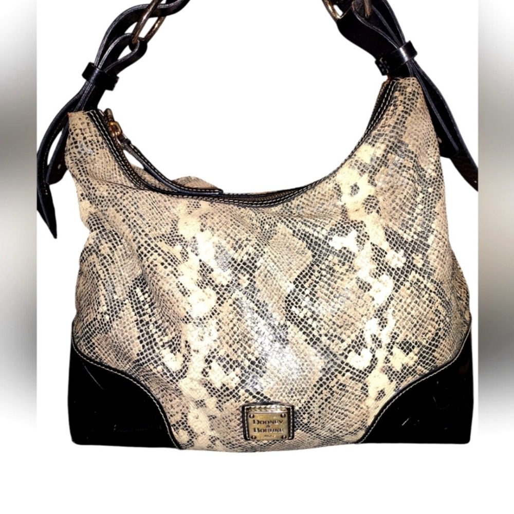 EUC Dooney & Bourke Snakeskin Embossed Leather Shoulder Bag